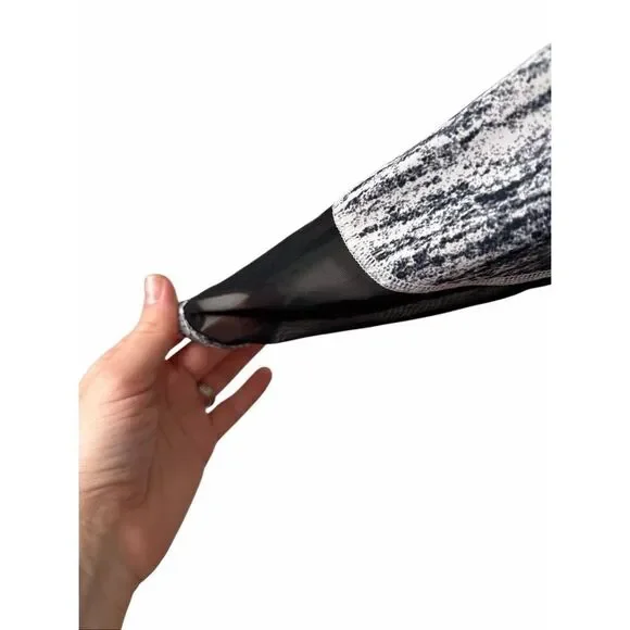 Lululemon Water: Sun Runner 1/2 ZipTexture Twist White Black - Picture 7 of 10